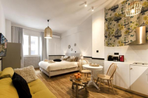 Designer renovated apartment in downtown Athens